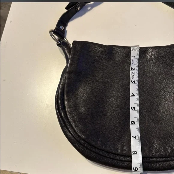 Coach Elegant Black Leather Shoulder Bag - Picture 8 of 8